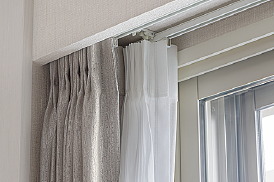 カーテンボックス