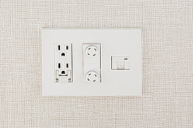 マルチメディアコンセント