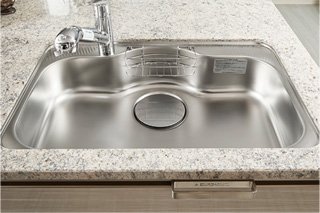 ワイド800mmの静音シンク