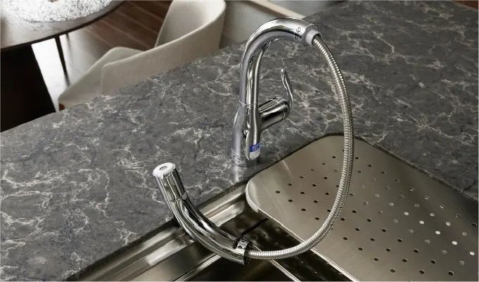 浄水器一体型シャワー付混合水栓