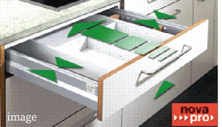 滑らかで静かに閉まる
収納レールを採用