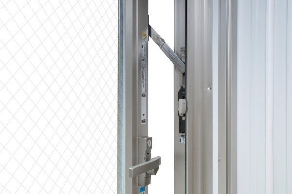 開口制限付窓