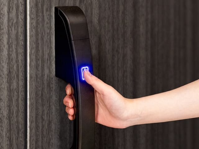 電子ロック玄関ドア