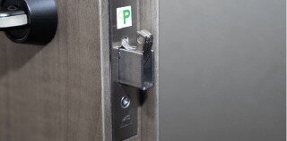 鎌式デッドボルト