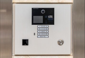 玄関集合インターホン