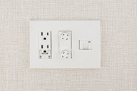 マルチメディアコンセント