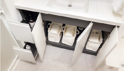 フロアキャビネット