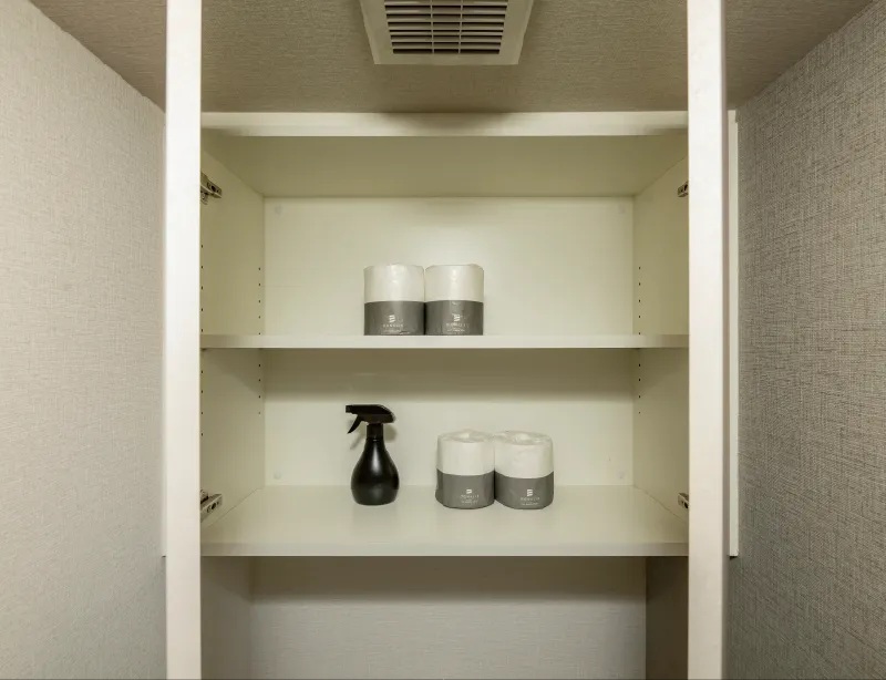 トイレ吊戸棚