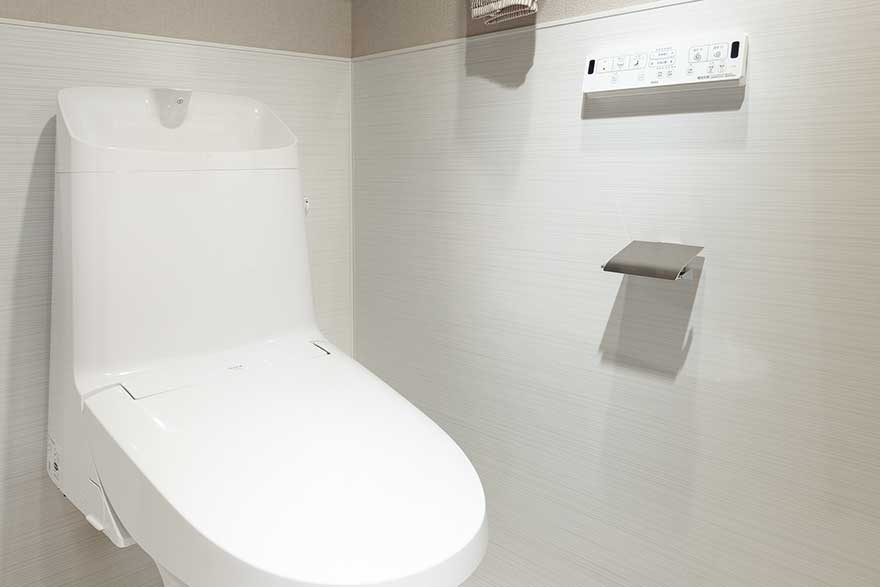 温水洗浄機能付きトイレ