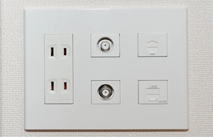 マルチメディアコンセント