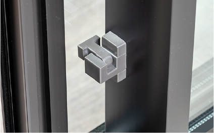 サッシ指挟み防止