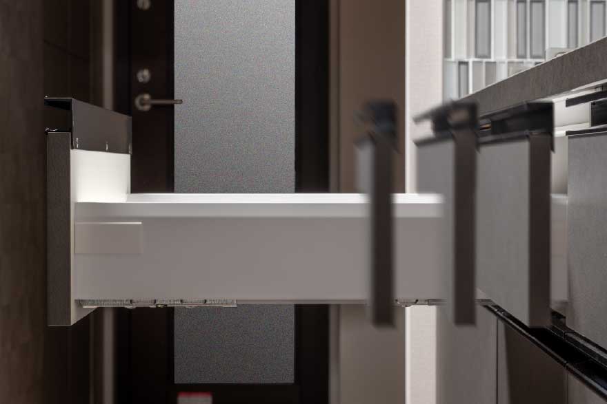 ソフトクローズ機能付き引出収納