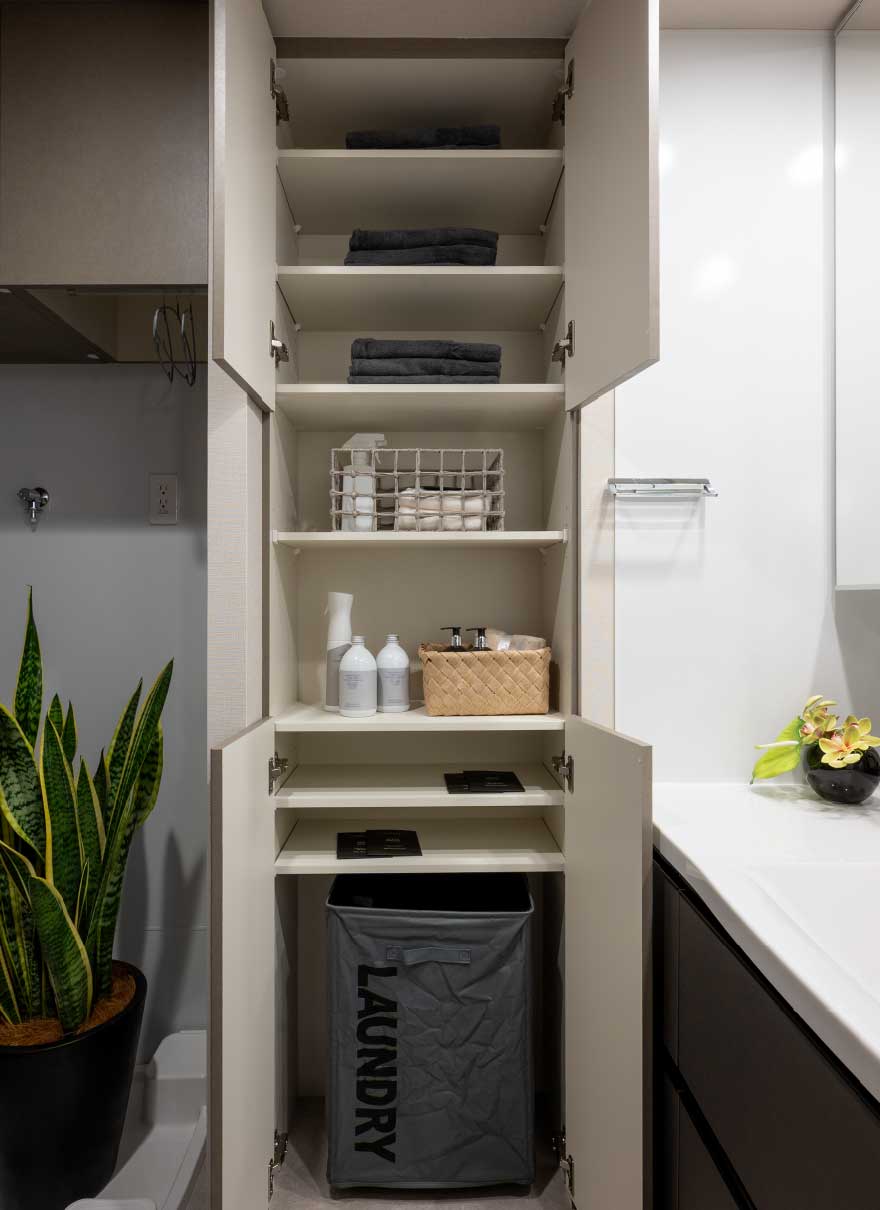 ドレッシングルーム収納