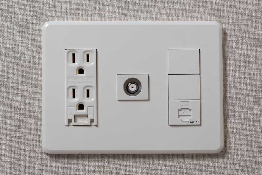 マルチメディアコンセント