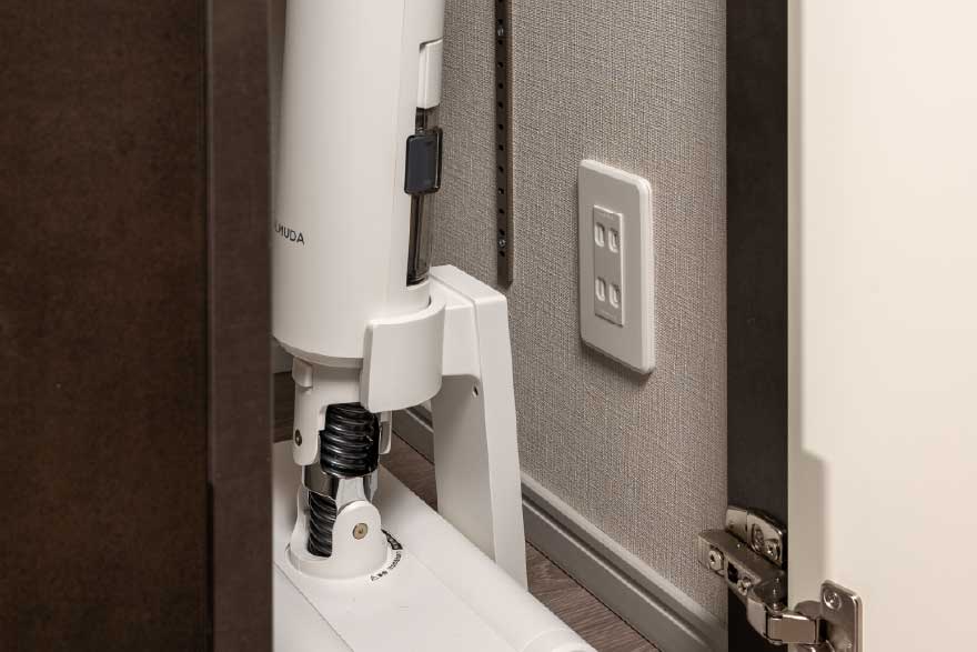 廊下収納内コンセント