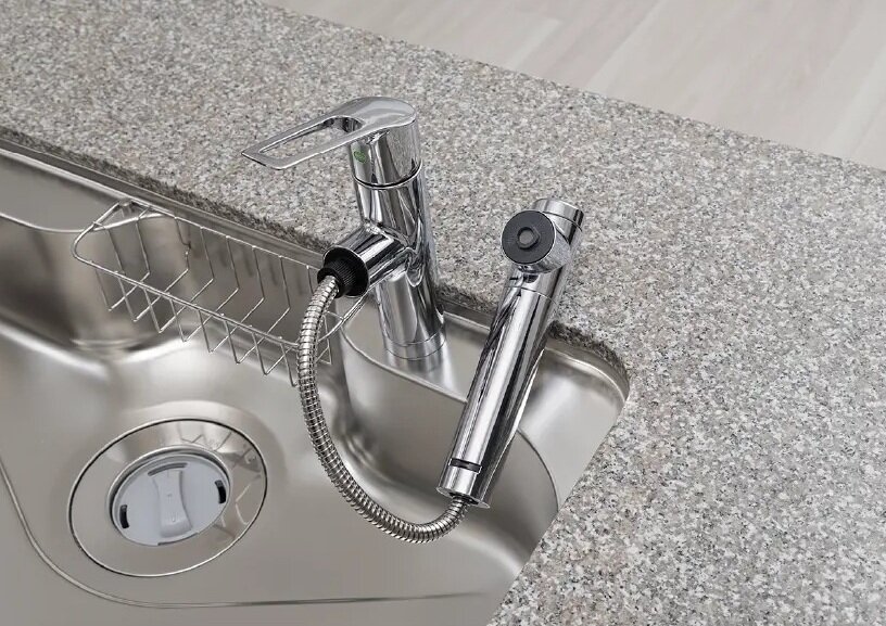 浄水カートリッジ内蔵シャワー水栓（イースト）