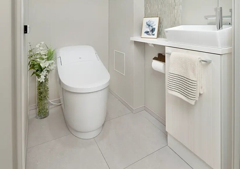 ローシルエットタンクトイレ（イースト）