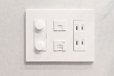 マルチメディアコンセント