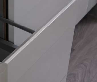 UV塗装・逆テーパー扉