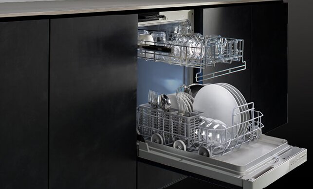 フロントオープン食器洗い乾燥機