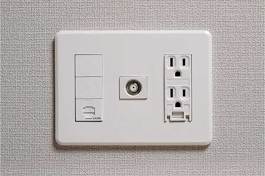 マルチメディアコンセント