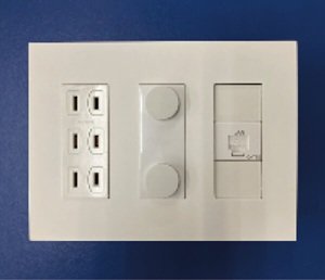 マルチメディアコンセント