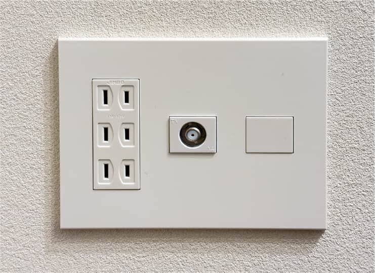 マルチメディアコンセント