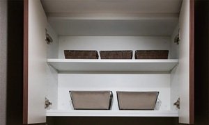トイレ上部吊戸棚