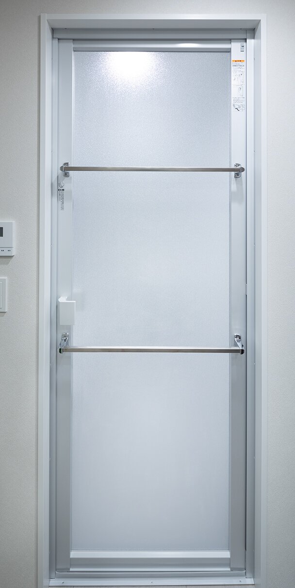 浴室のドアは
外からの取り外しが可能