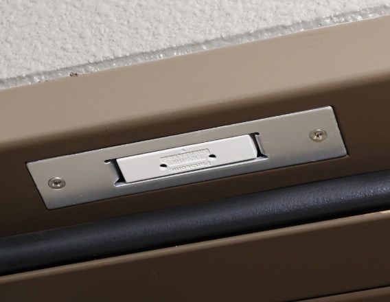 異常を感知・通報する防犯センサー