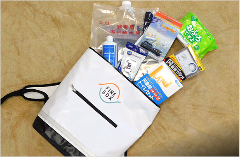 オリジナル防災バッグの配布