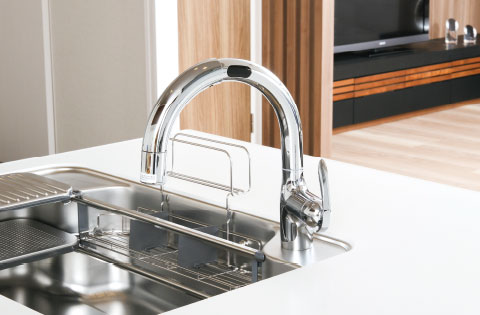 タッチレス蛇口一体型浄水器（標準採用）