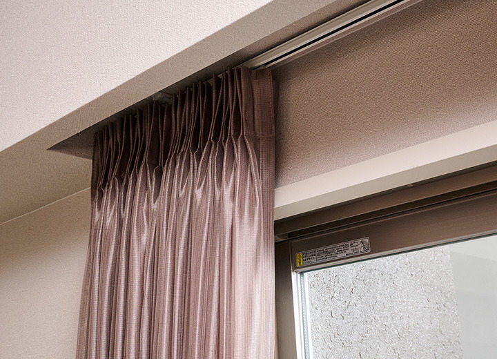 カーテンボックス