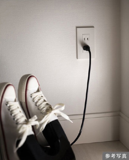 玄関コンセント（下足入れ）