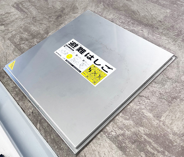 バルコニー避難ハッチ