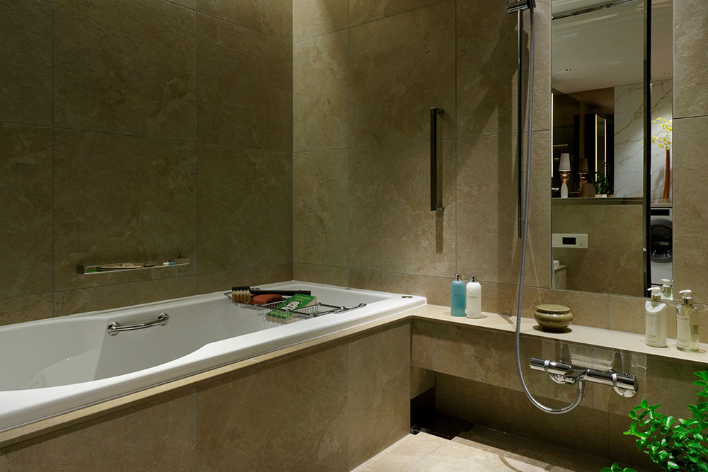 「日ポリ化工社製」浴室