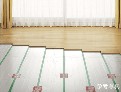 リビングダイニングに「温水式床暖房」を装備