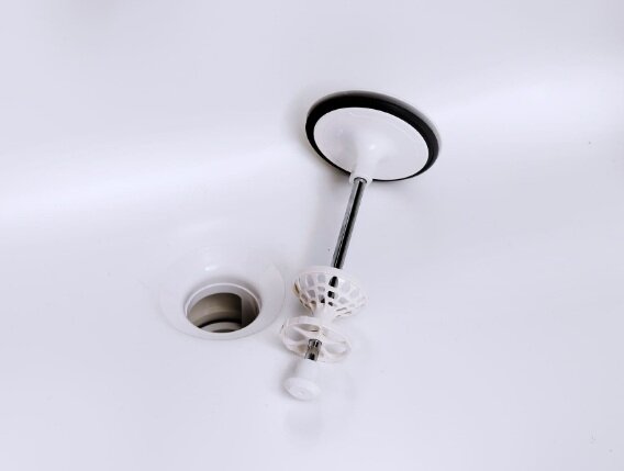 フランジレス水栓