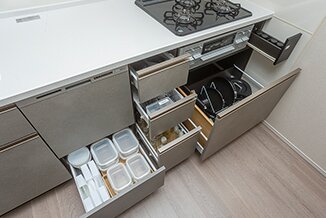 スライド収納（ソフトクローズ付）