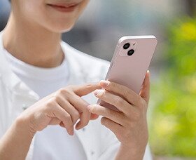 外出先からスマートホンで遠隔操作が可能なインターホン。