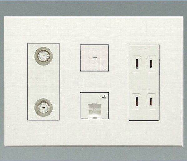 マルチメディアコンセント