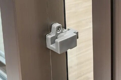 指挟み防止ストッパー