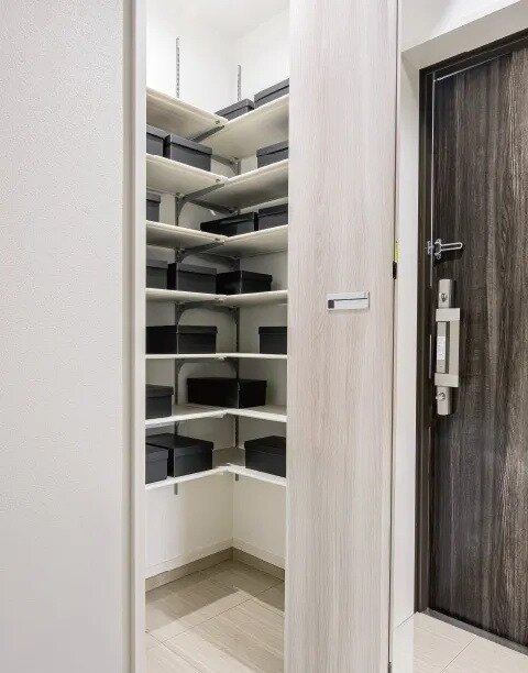 鏡付きシューズクローク