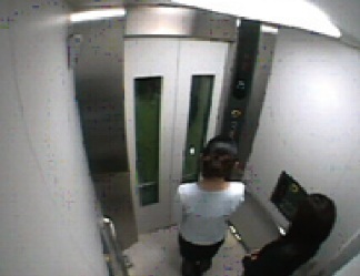 エレベーター内監視モニター