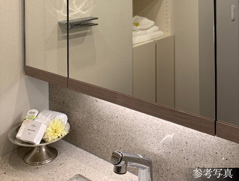 三面鏡下部オレフィン框