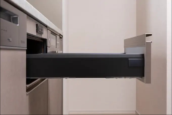 スライド収納（ソフトクローズ付）