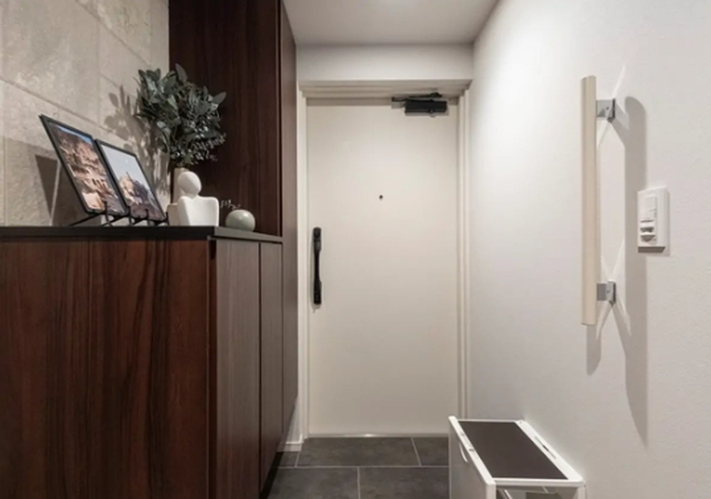 玄関「サポートチェア」