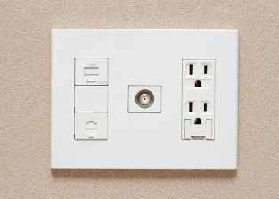 マルチメディアコンセント