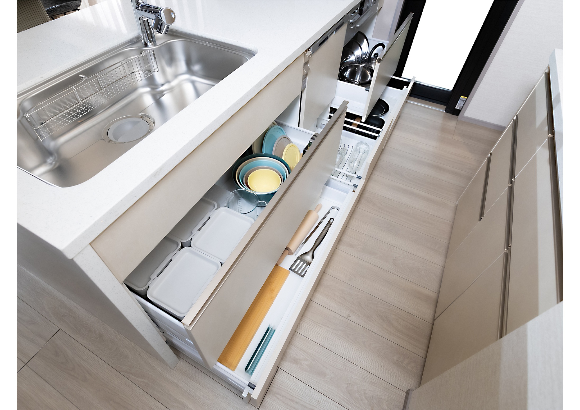 キッチンキャビネット