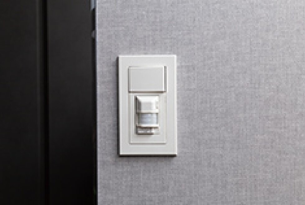 人感センサー付照明スイッチ(玄関)